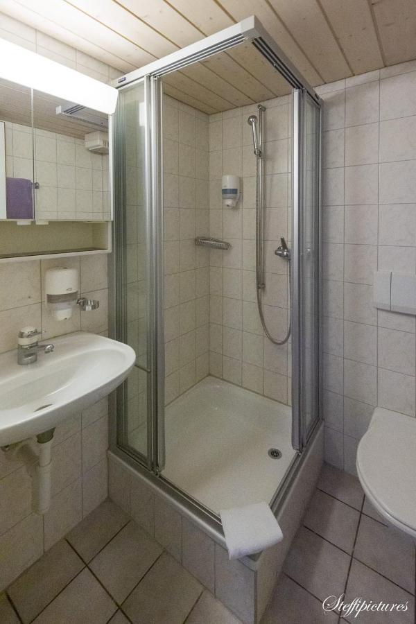 Hotel Krone Uetendorf Екстер'єр фото