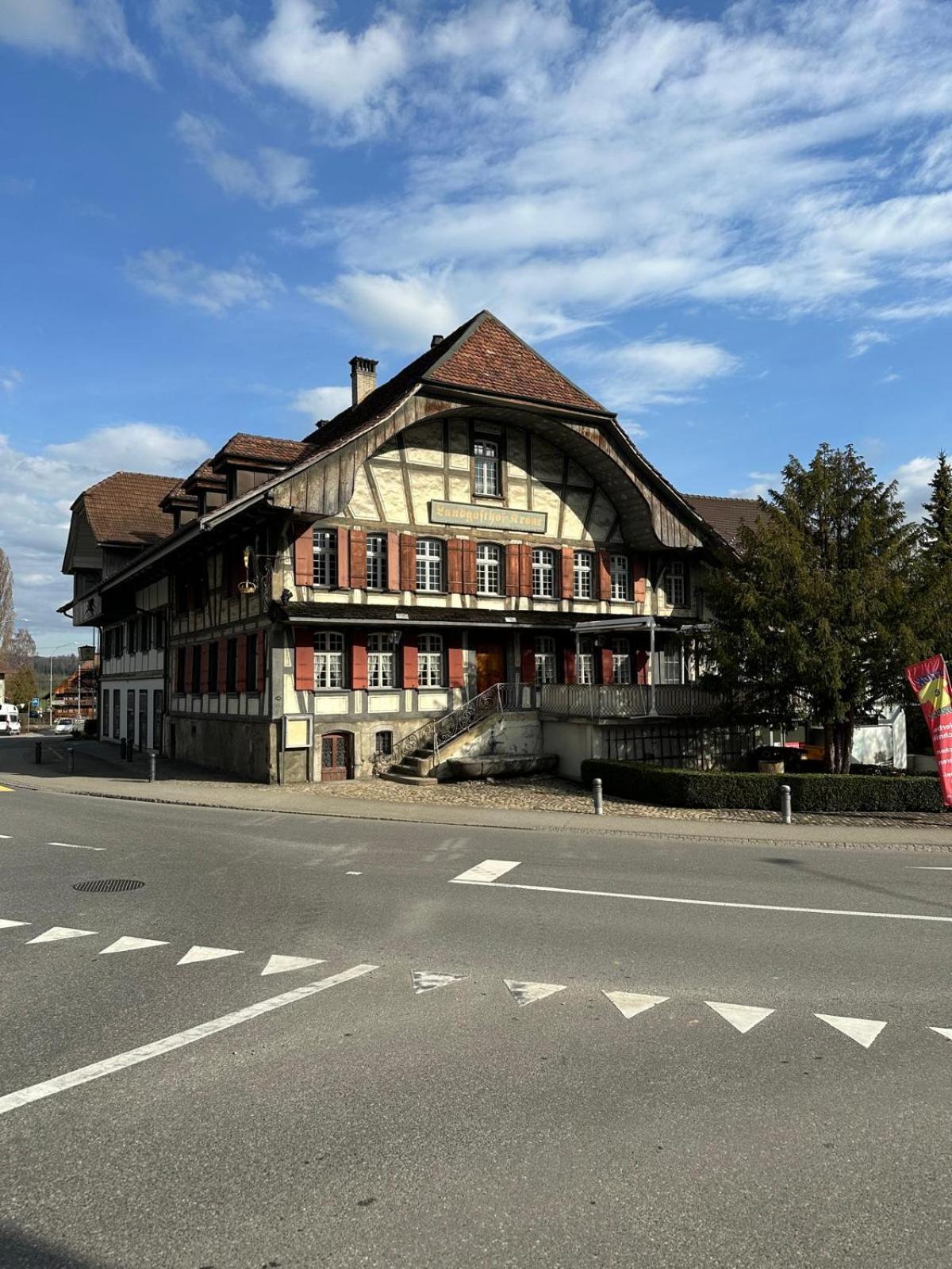 Hotel Krone Uetendorf Екстер'єр фото